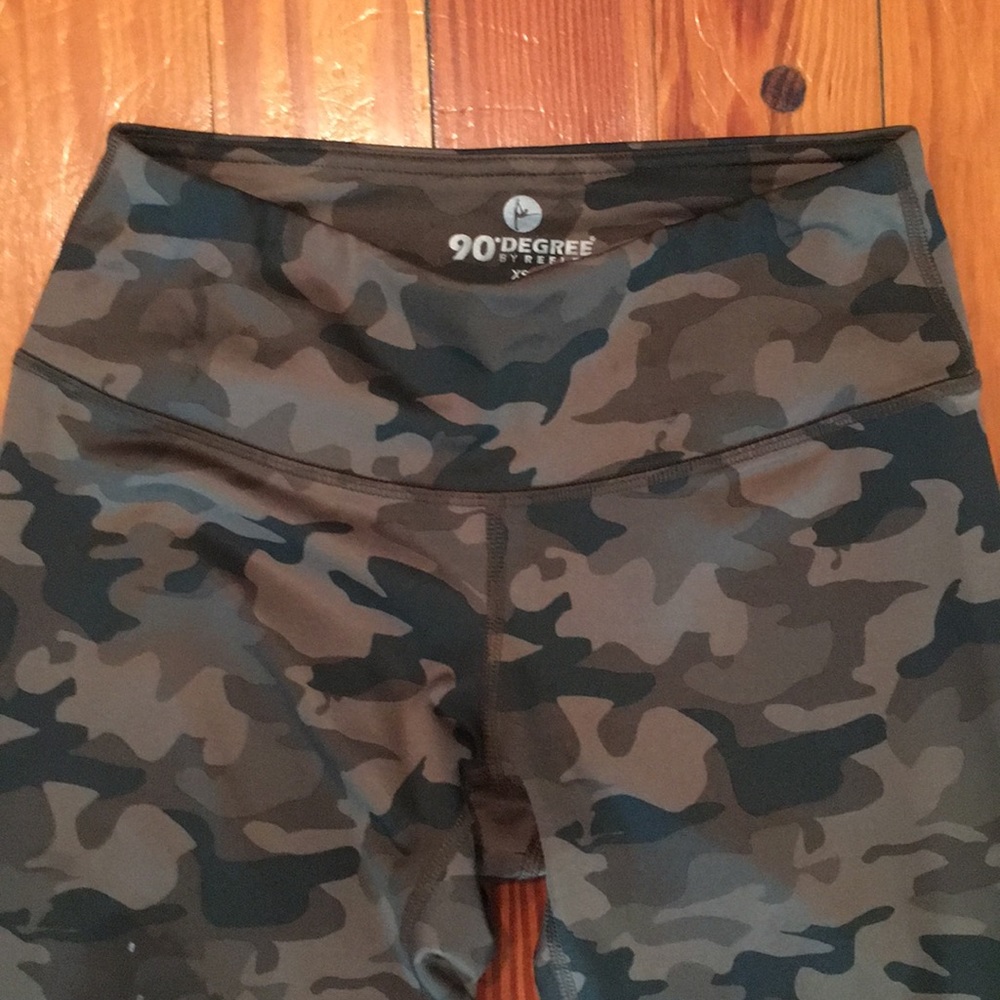 Camo Leggings - Picture 2 of 4